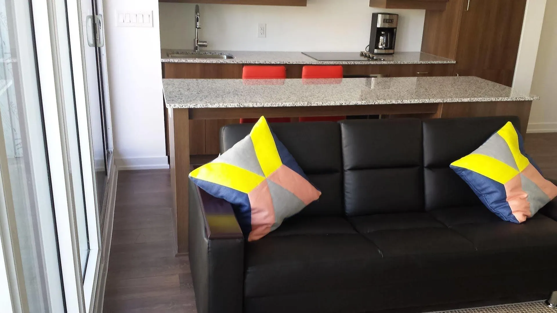 Rcmi Furnished Apartments Toronto Hotel