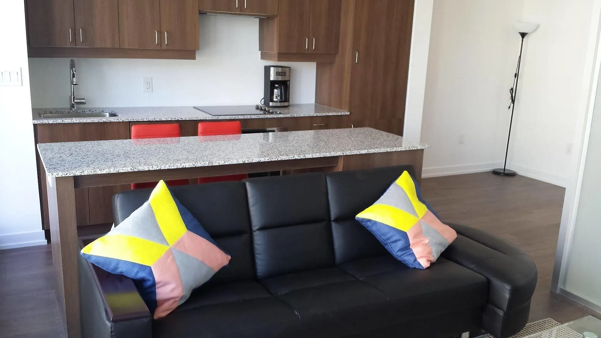 *** Hotel Rcmi Furnished Apartments Toronto Kanada
