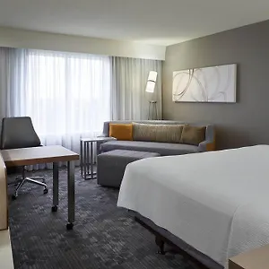 Courtyard By Marriott Airport Toronto